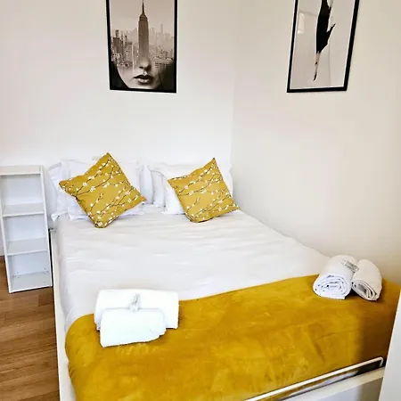 Bright 2 Bedrooms Flat W Parking&balcony-fent1 Daire Lüksemburg