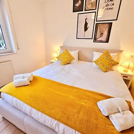 Daire Bright 2 Bedrooms Flat W Parking&balcony-fent1 Lüksemburg